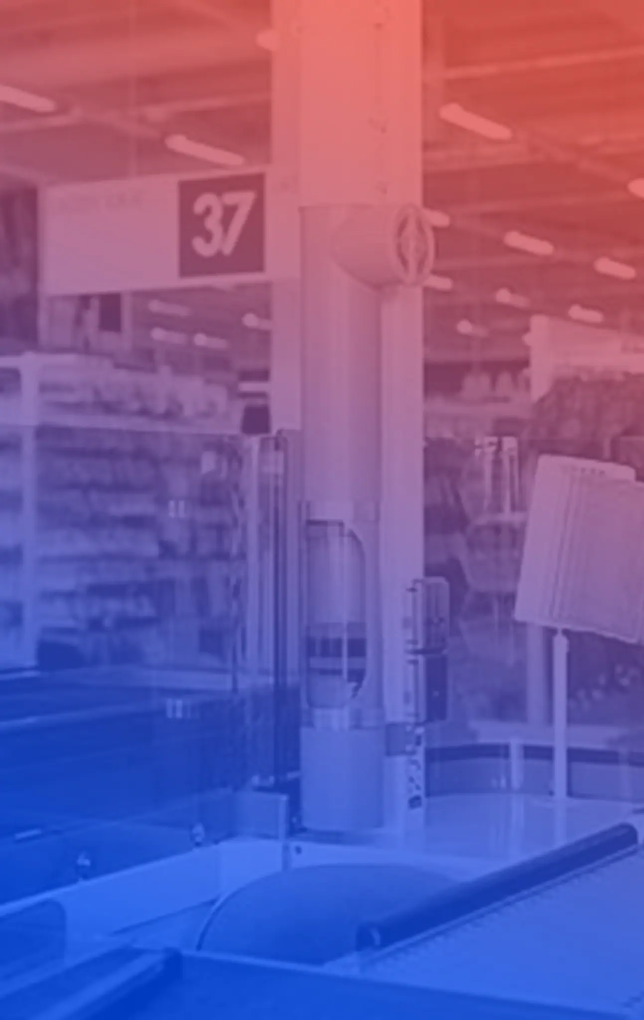 Sistema de transporte neumático integrado en un local comercial